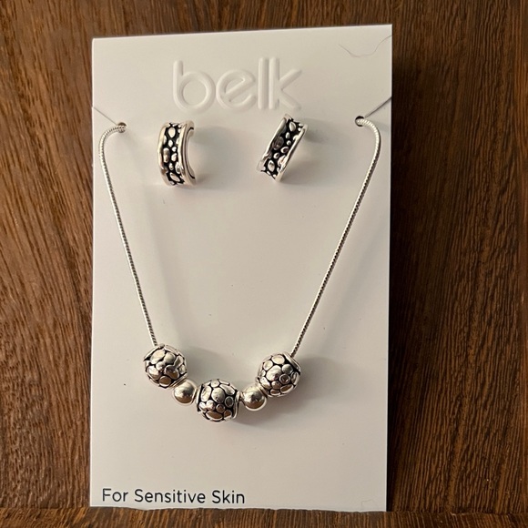 3/$18 Belk Silver and Black Jewelry Set Lot 2042 - Picture 1 of 6